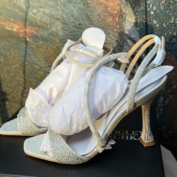 Badgley Mischka Sally Curvy Heel Stiletto Sandal - Picture 7 of 11